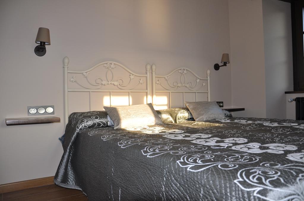 Casa Pacho Apartamentos Rurales Luarca Kamer foto